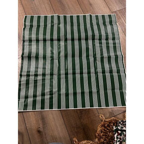 Longaberger‎ Basket Traditional Holly 17" Fabric Square Reversible Christmas - Picture 2 of 2